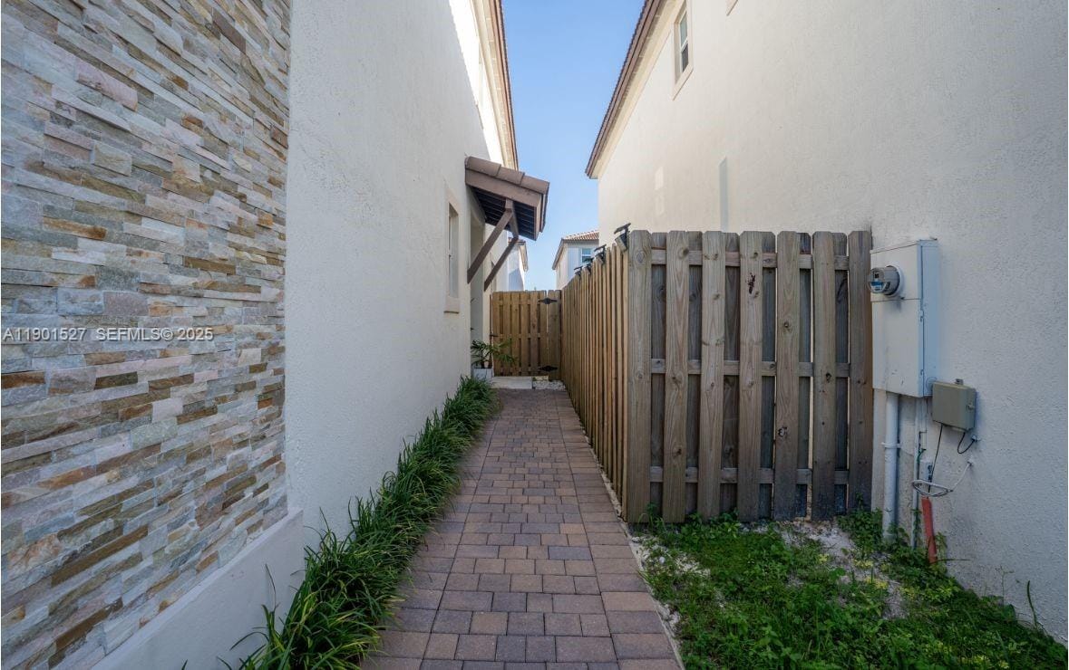 2372 NW 130th Terrace, Miami, FL 33167 photo 2