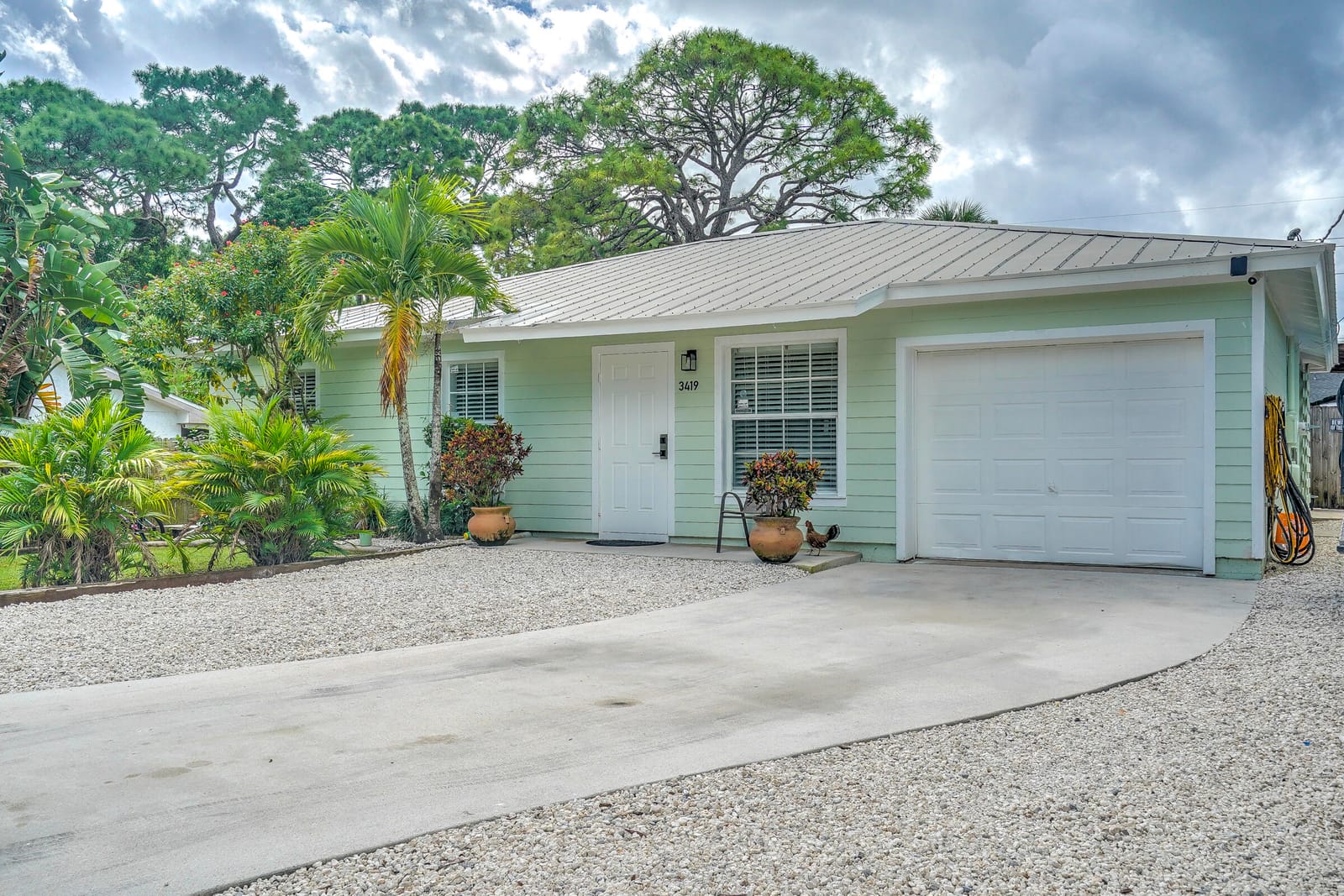 3419 W Lake Drive — photo 2