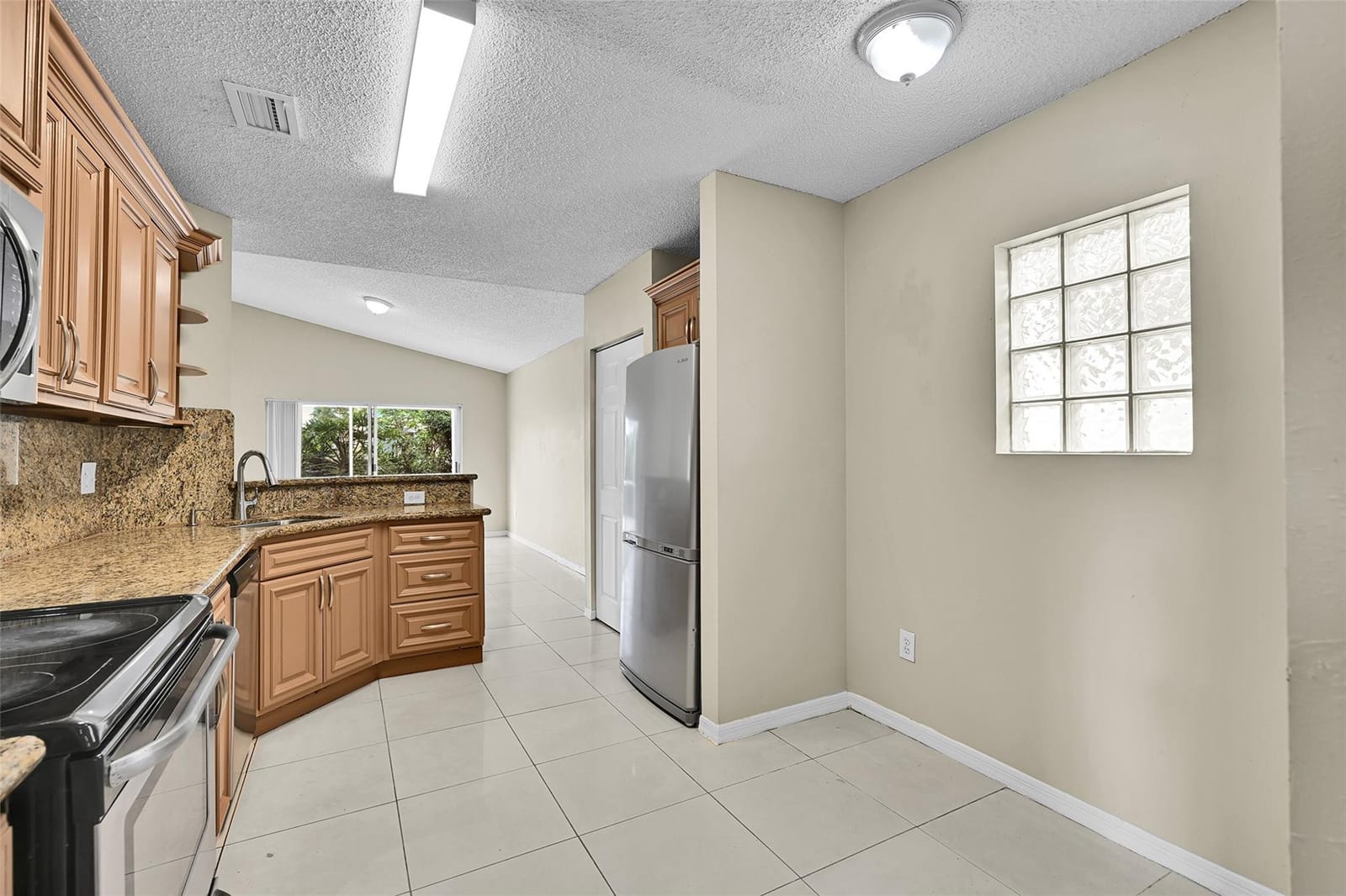 1688 SW 158th Avenue, Pembroke Pines, FL 33027 photo 24