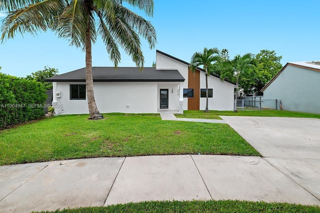 20956 SW 123rd Avenue, Miami, FL 33177