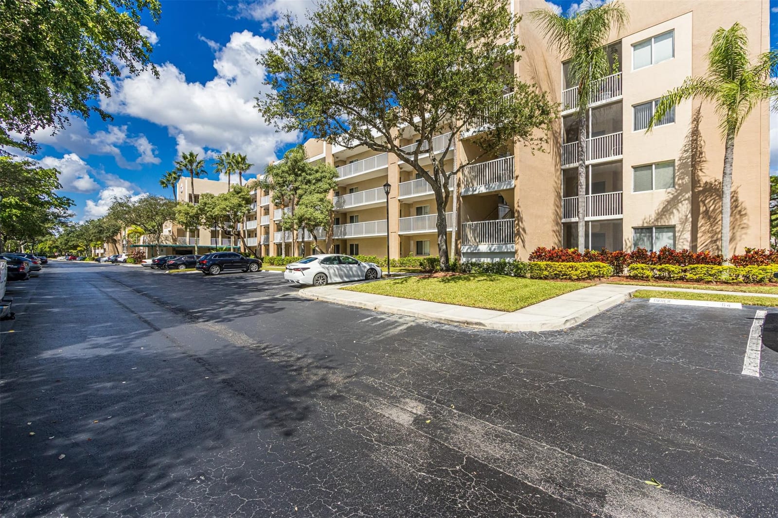9537 Weldon Circle 404 — photo 4