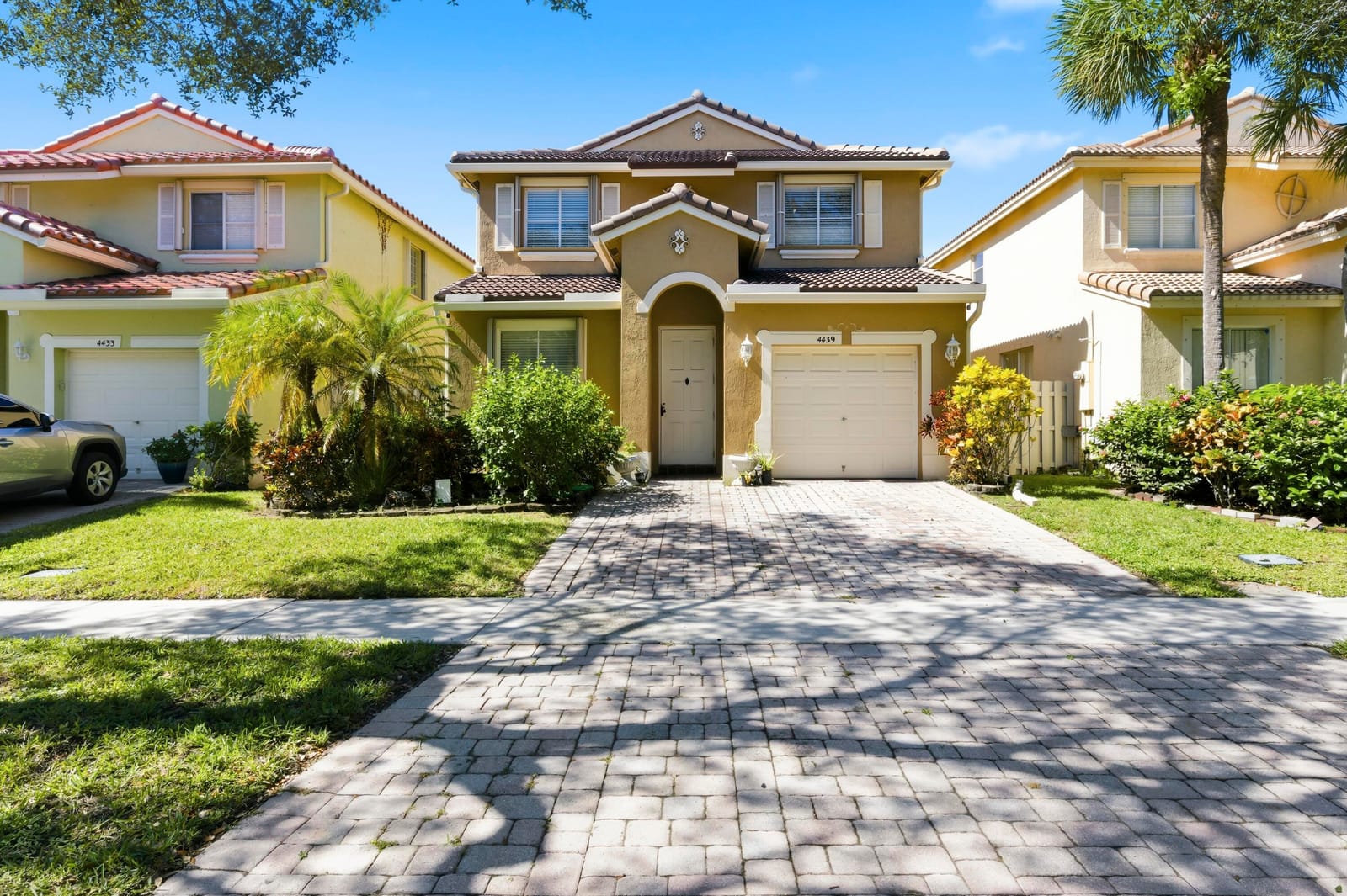4439 Lake Tahoe Circle, West Palm Beach, FL 33409 - photo 1 of 29