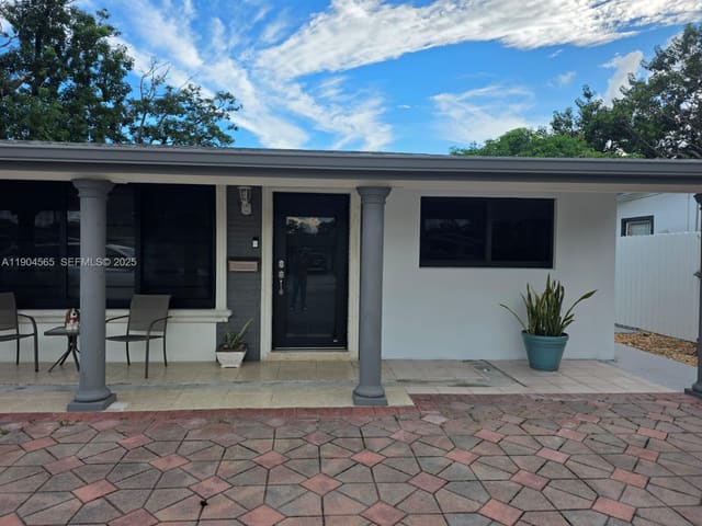 7510 Granada Boulevard, sold in Miramar Sec 10, Miramar, FL
