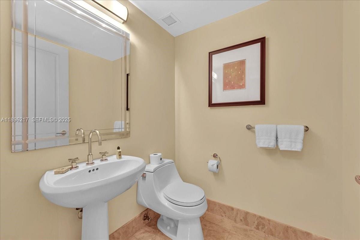 1435 Brickell Avenue 3603 — photo 7