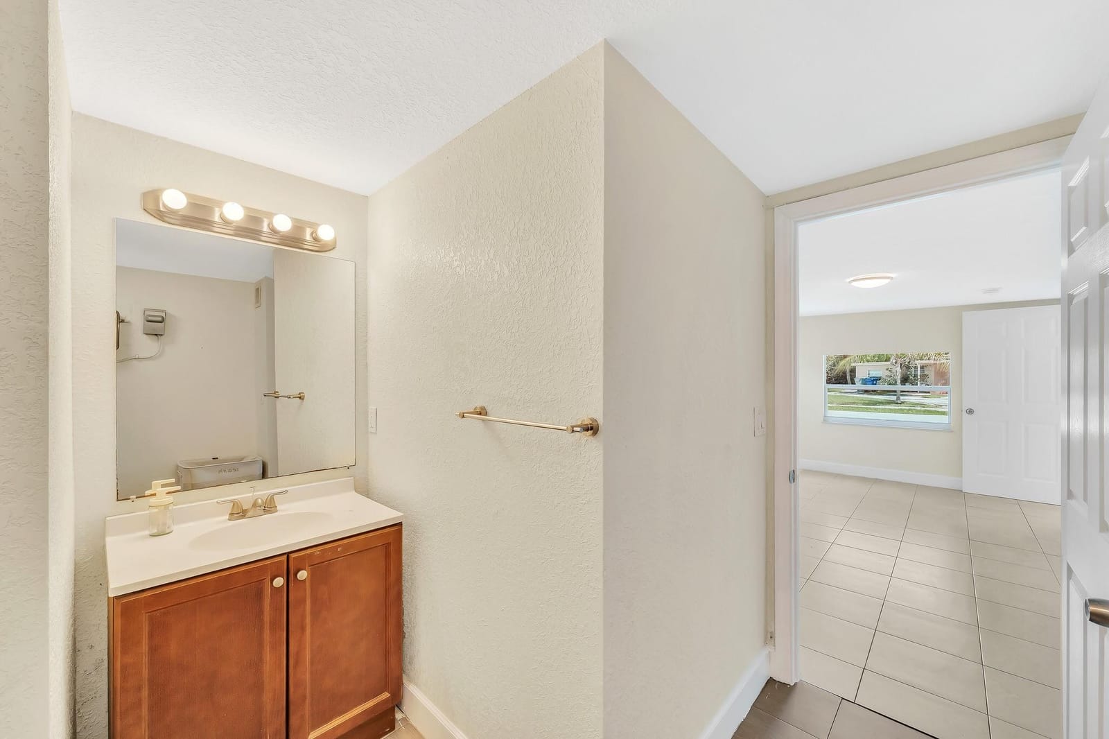 1412 NE 25th Court, Pompano Beach, FL 33064 photo 15