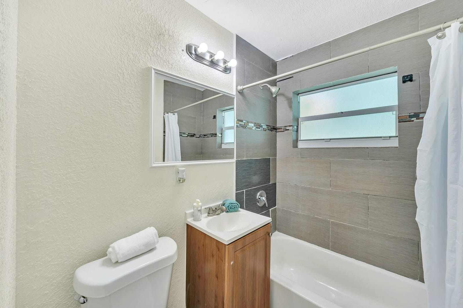 1412 NE 25th Court, Pompano Beach, FL 33064 photo 18