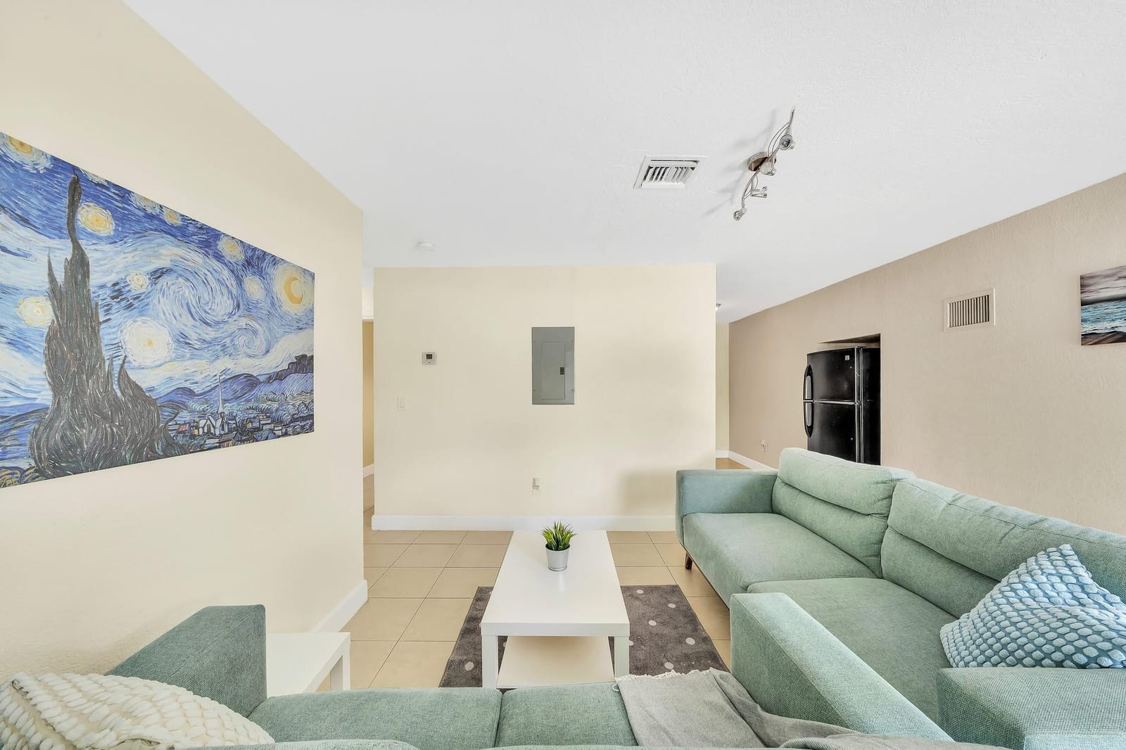 1412 NE 25th Court — photo 7