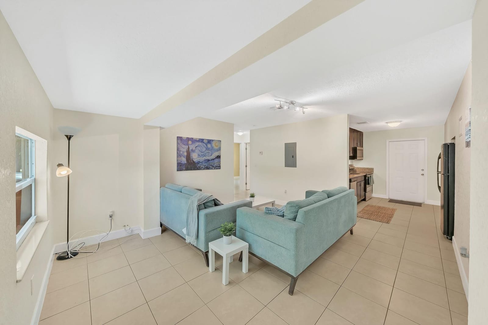1412 NE 25th Court — photo 8