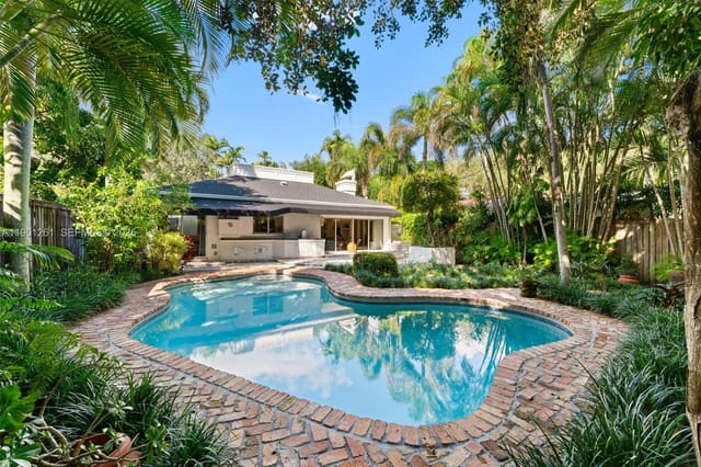4110 El Prado Boulevard, Miami, FL 33133
