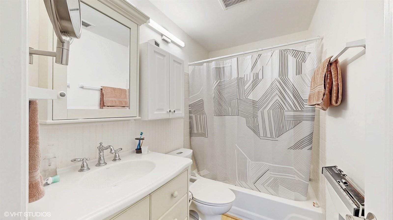2113 NE 11th Avenue 2113 — photo 10