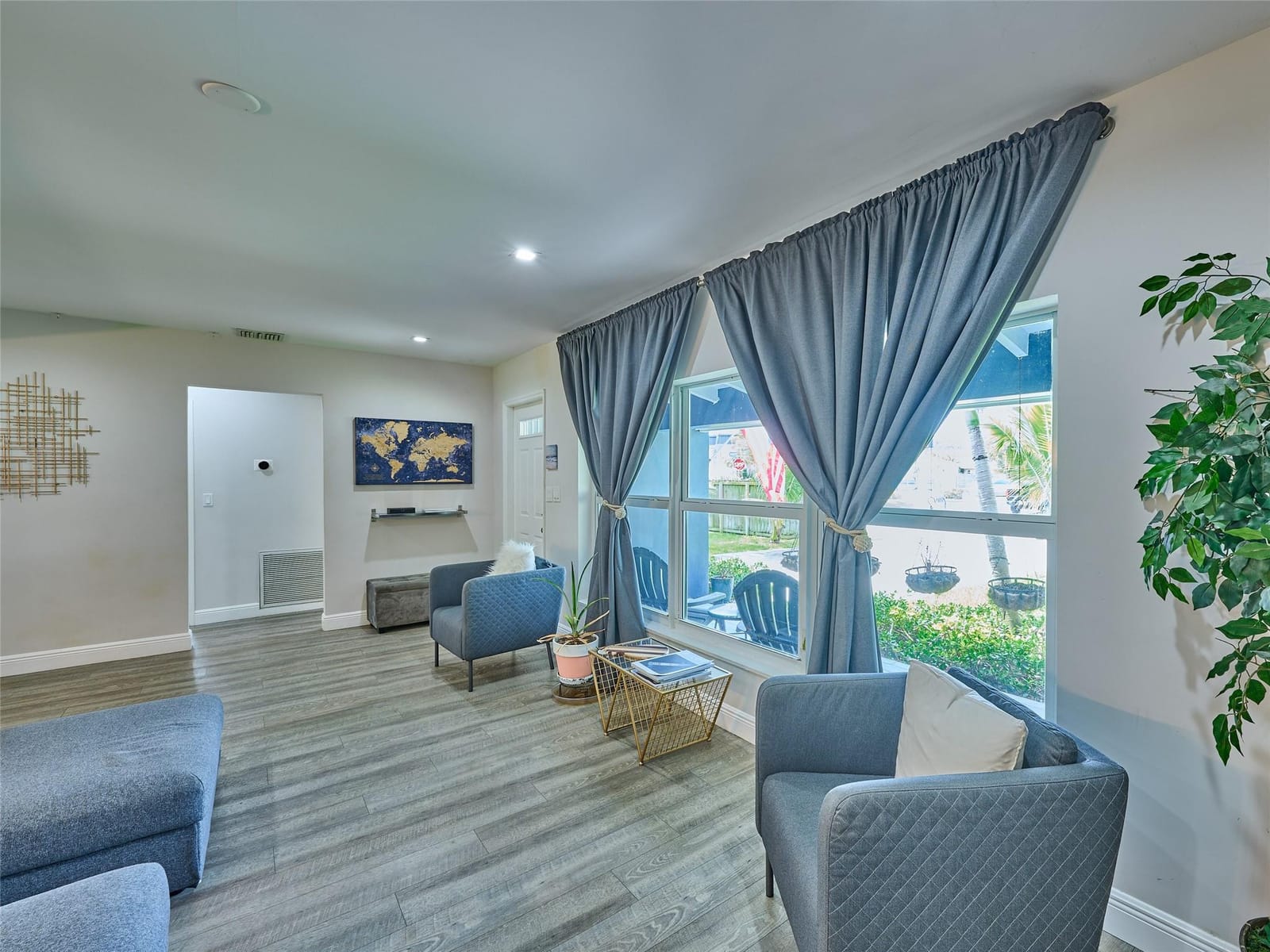 801 NE 15th Street — photo 3