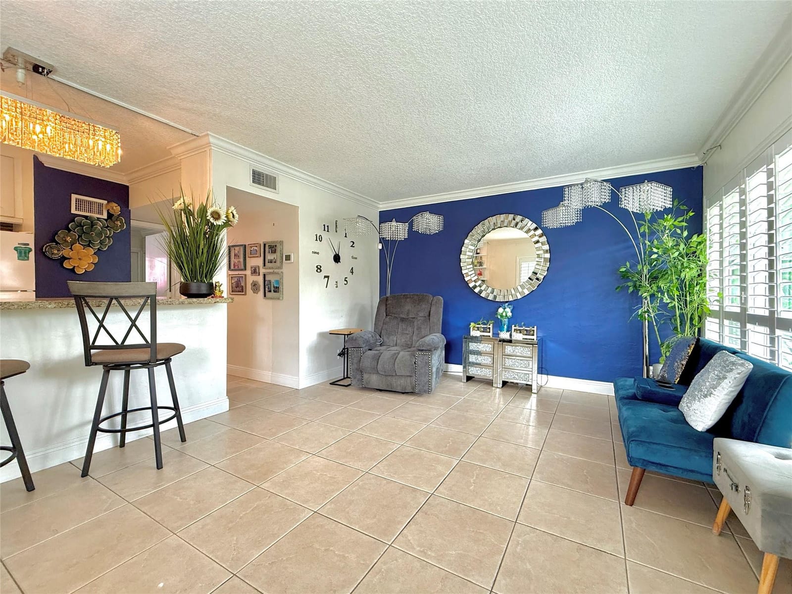 2124 NE 5th Avenue 101 — photo 11