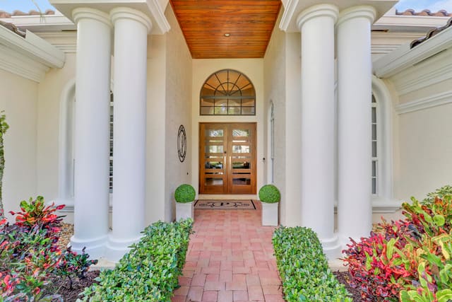 125 Mystic Lane, sold in Mystic Cove, Hobe Sound, FL