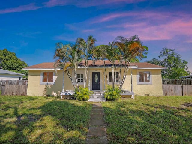 6833 2nd Street, sold in Abyssinia Park, Jupiter, FL