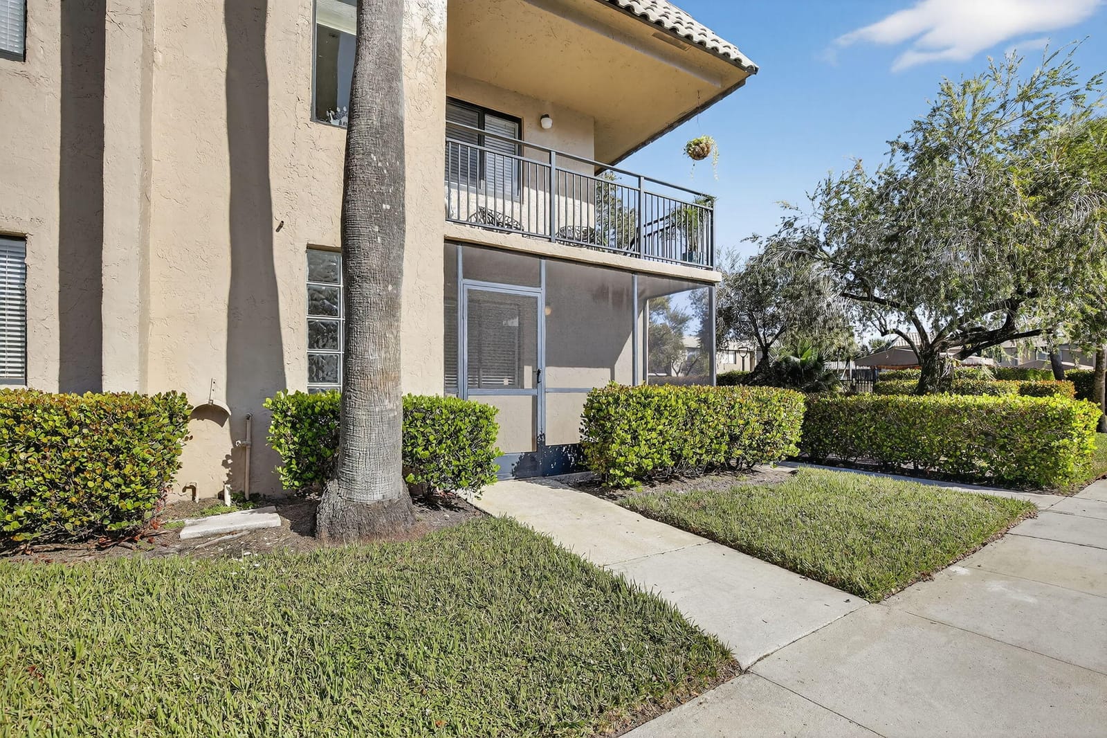 380 Racquet Club Road 106 — photo 3