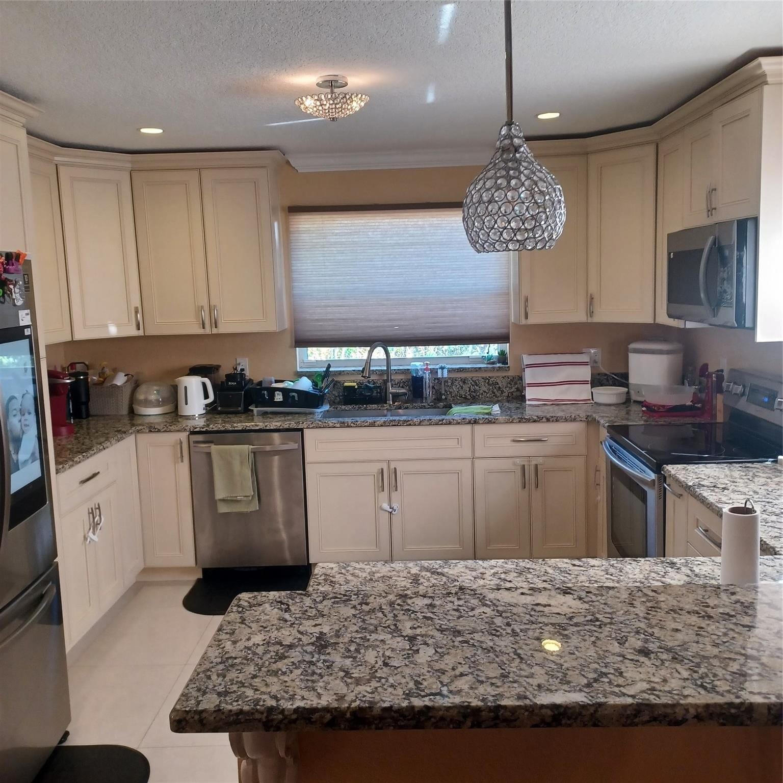 206 Gale Place — photo 4
