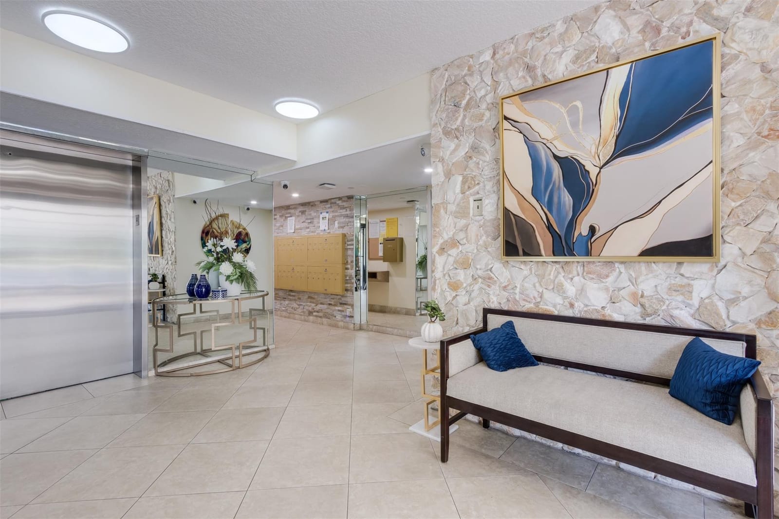 3510 Oaks Way 307 — photo 4