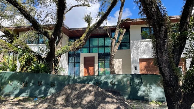 1409 Algardi Avenue, sold in C Gab Country Club Sec 5, Coral Gables, FL