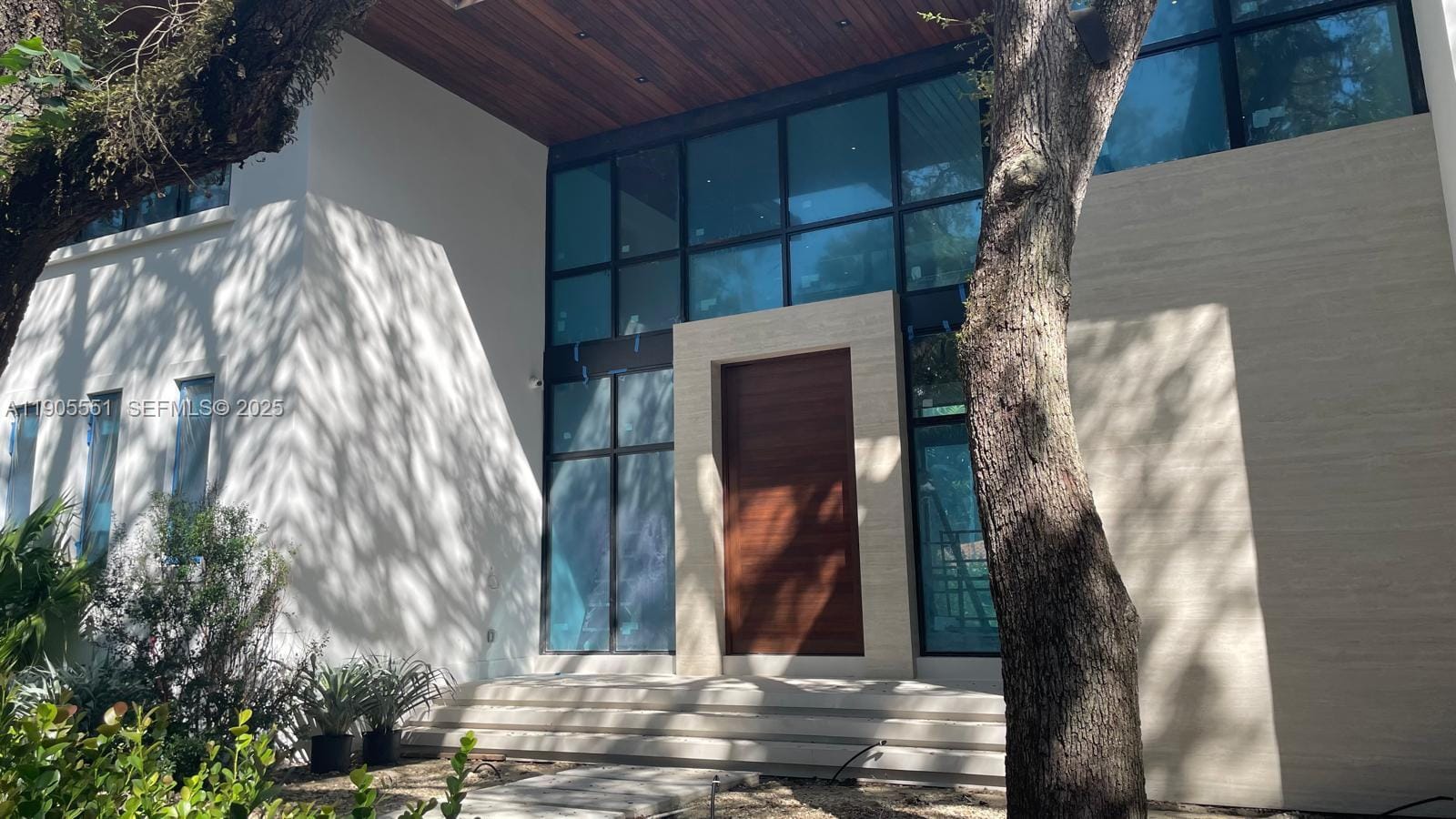 1409 Algardi Avenue, Coral Gables, FL 33146 photo 2