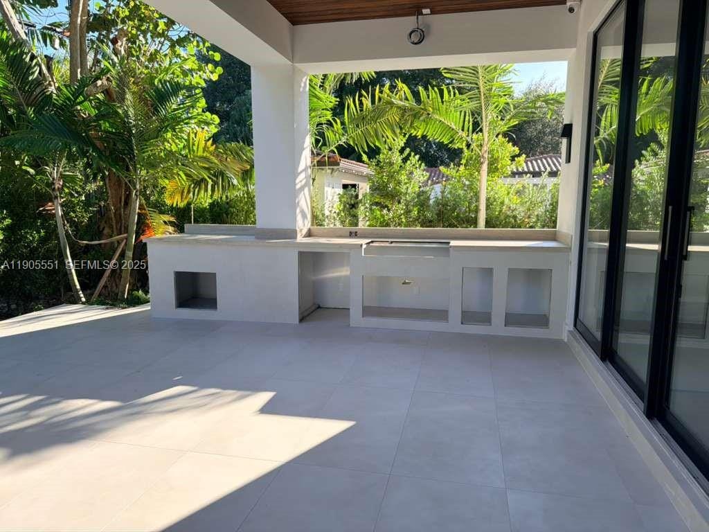 1409 Algardi Avenue, Coral Gables, FL 33146 photo 5