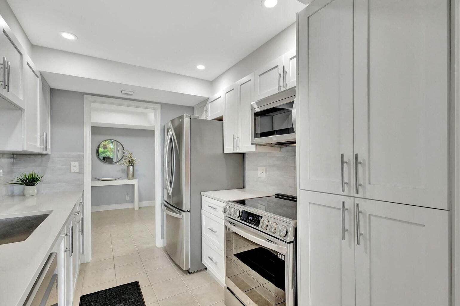 5550 N Ocean Drive 2b — photo 8