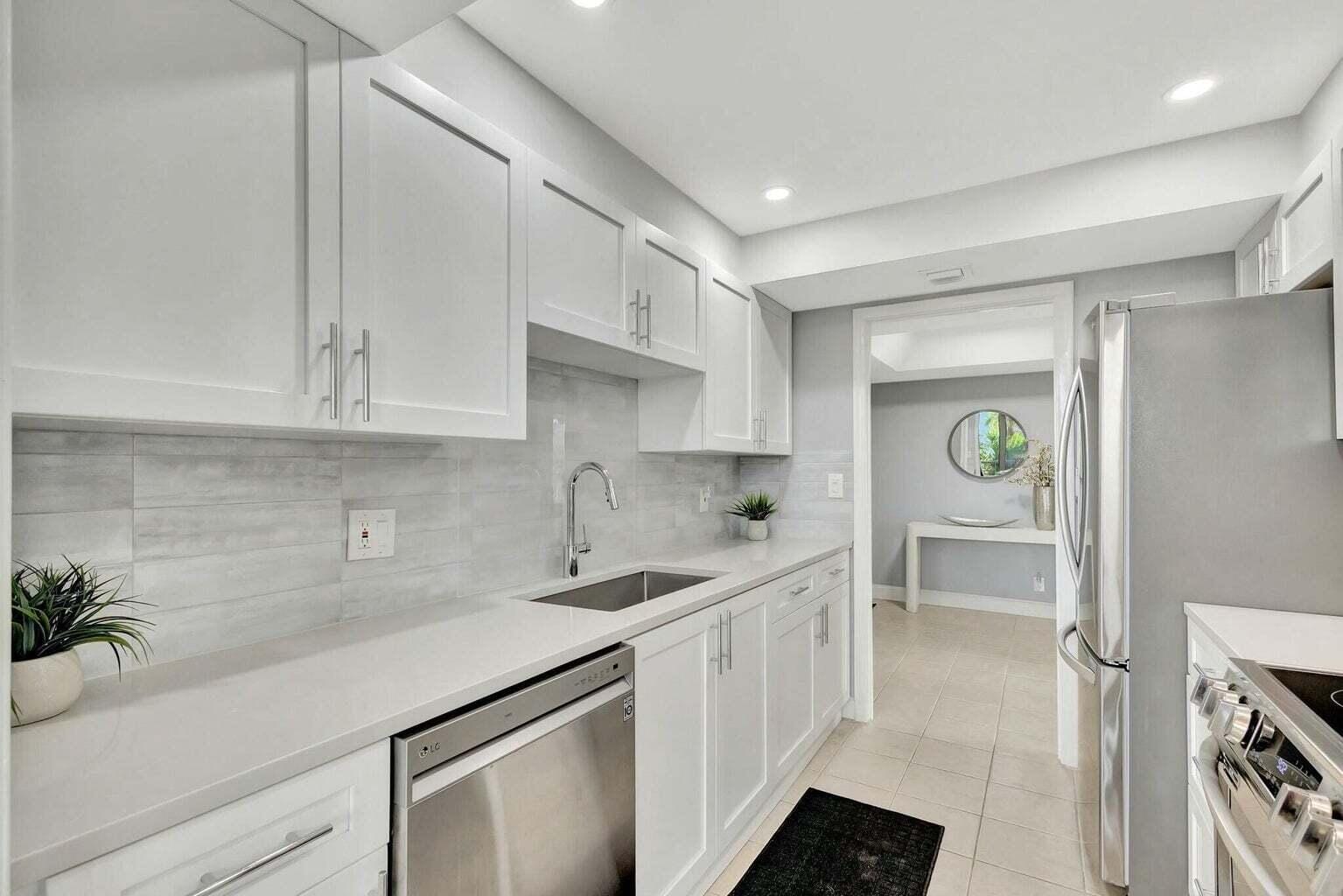 5550 N Ocean Drive 2b — photo 10