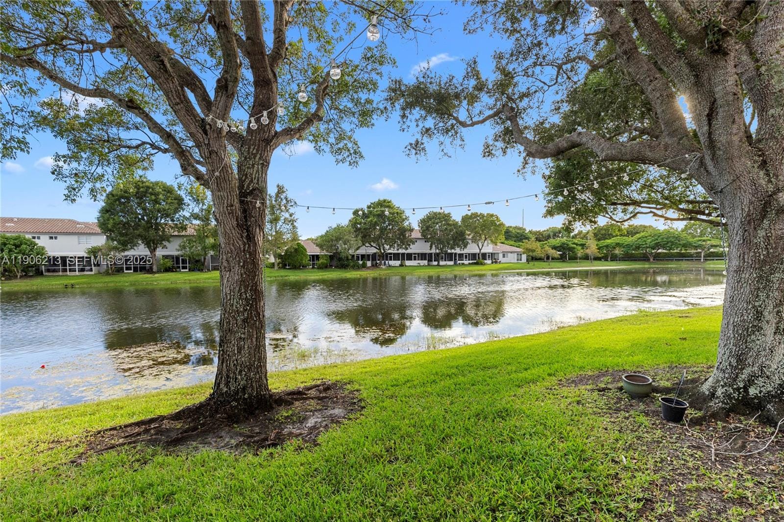 527 NW 208th Drive, Pembroke Pines, FL 33029