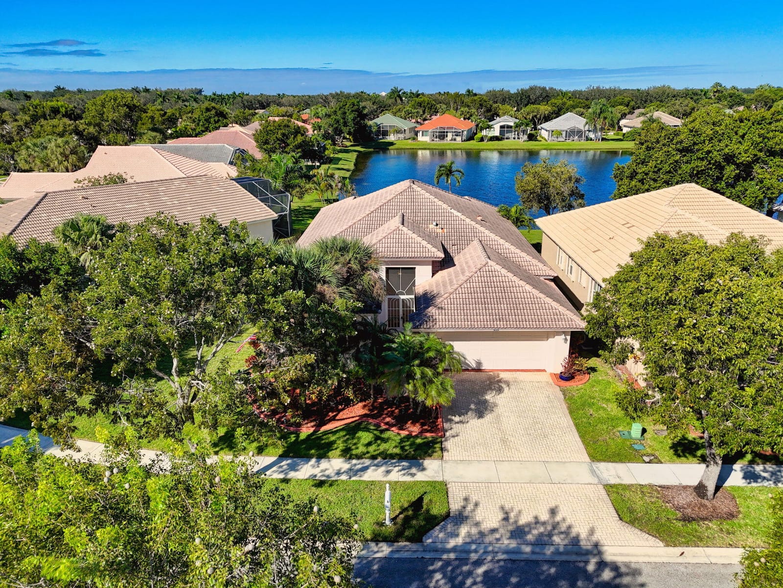 9089 Bay Harbour Circle — photo 2