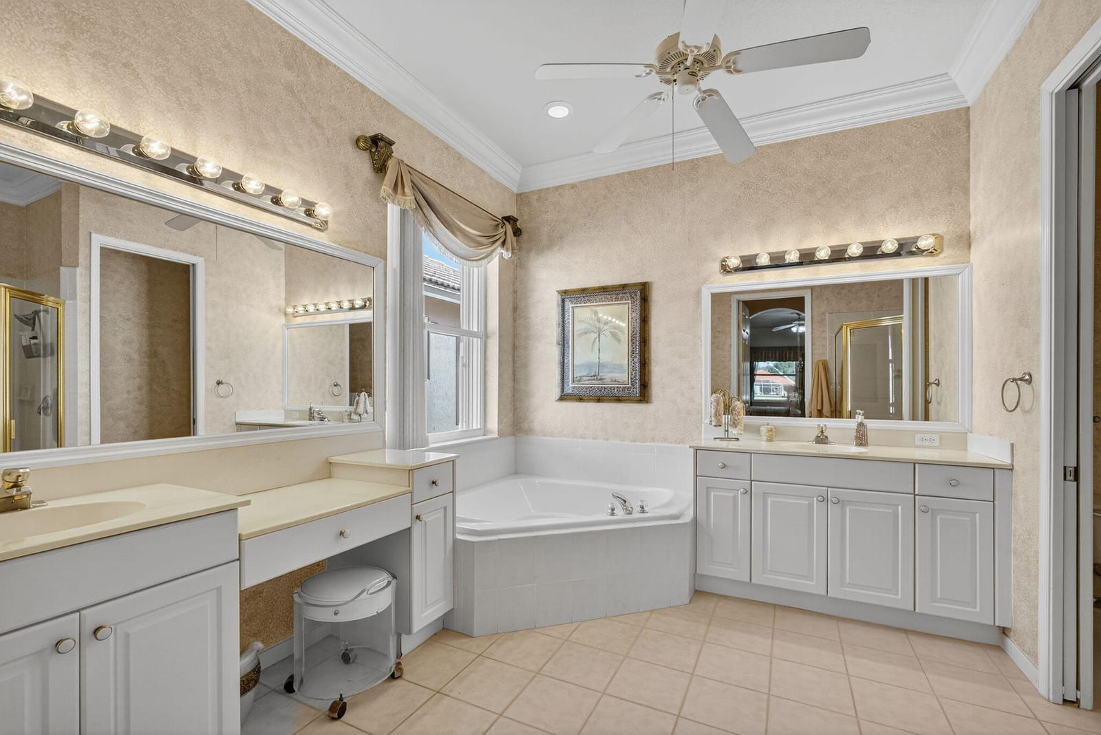 9089 Bay Harbour Circle, West Palm Beach, FL 33411 photo 16