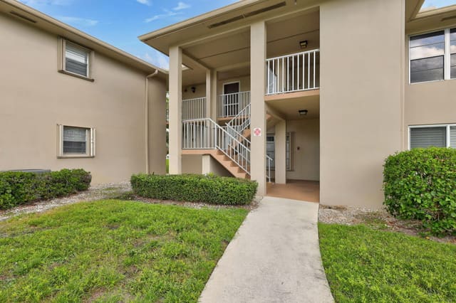 21 Lake Vista Trail 101, Port St. Lucie, FL 34952