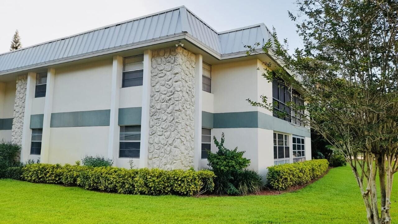 2302 Sunrise Boulevard 204 — photo 5
