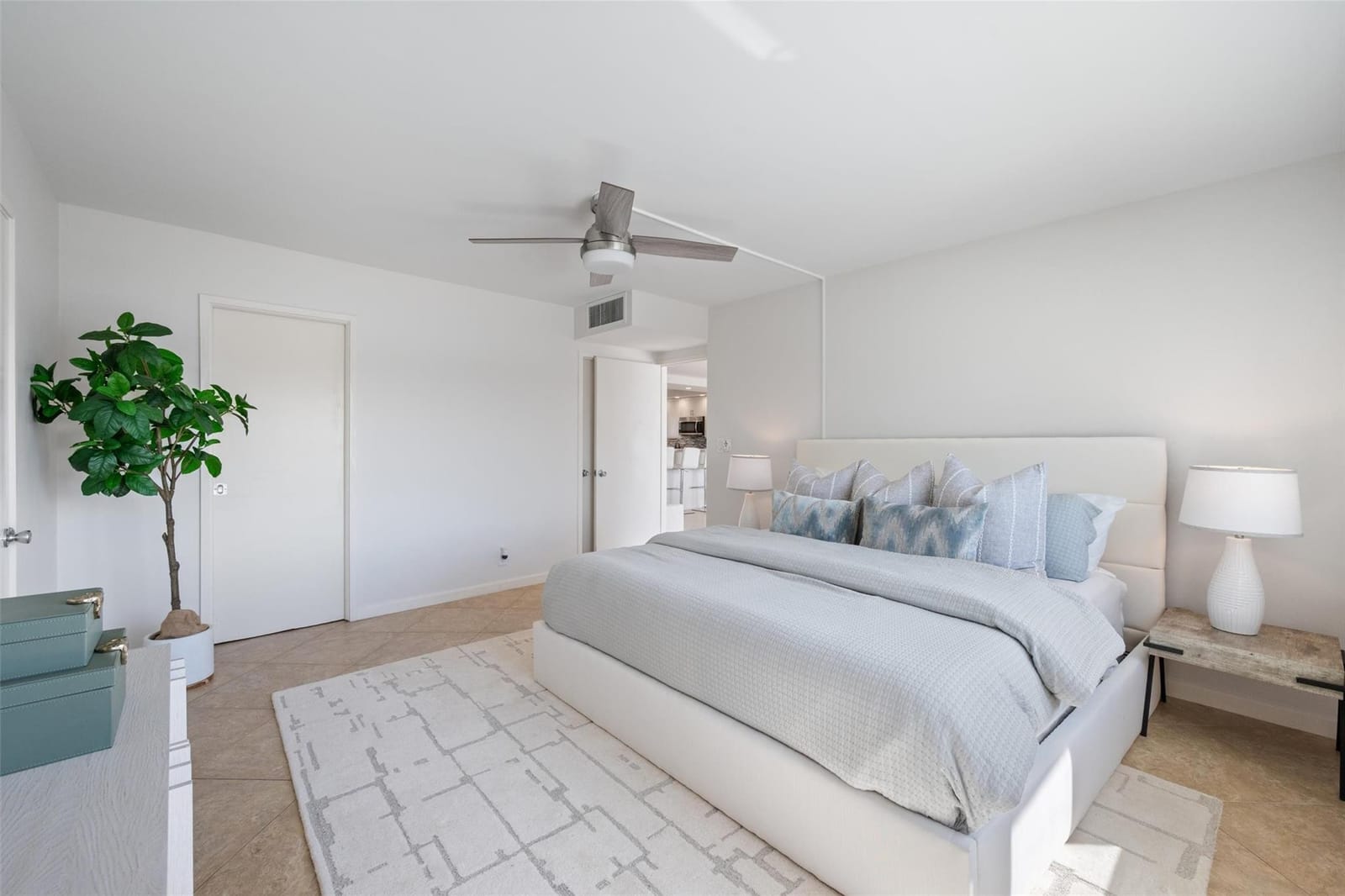 215 N Birch Road 2b, Fort Lauderdale, FL 33304 photo 17