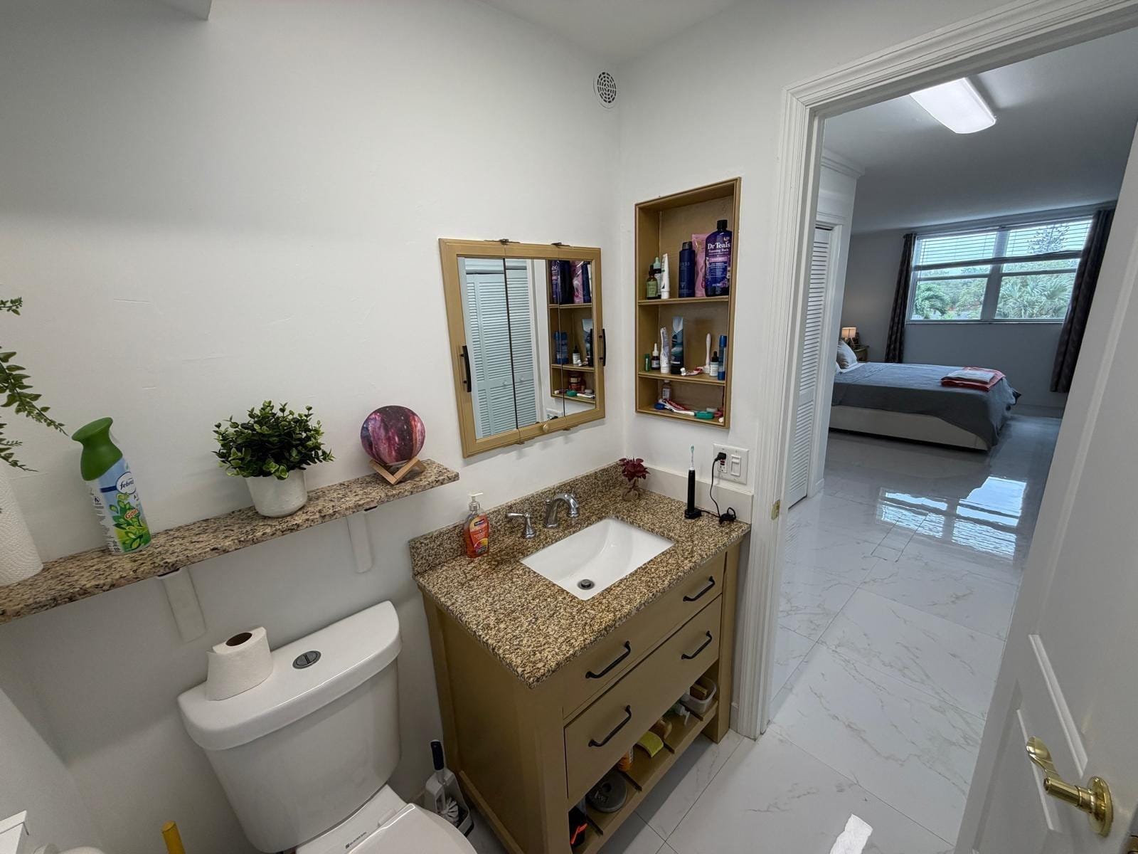 2901 NW 46th Avenue 305, Lauderdale Lakes, FL 33313