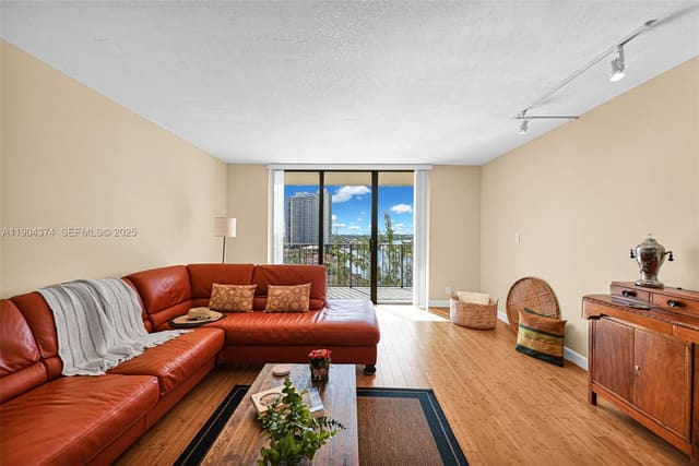 18151 NE 31st Court 1103, sold in The Clipper At Bisc Cove, Aventura, FL