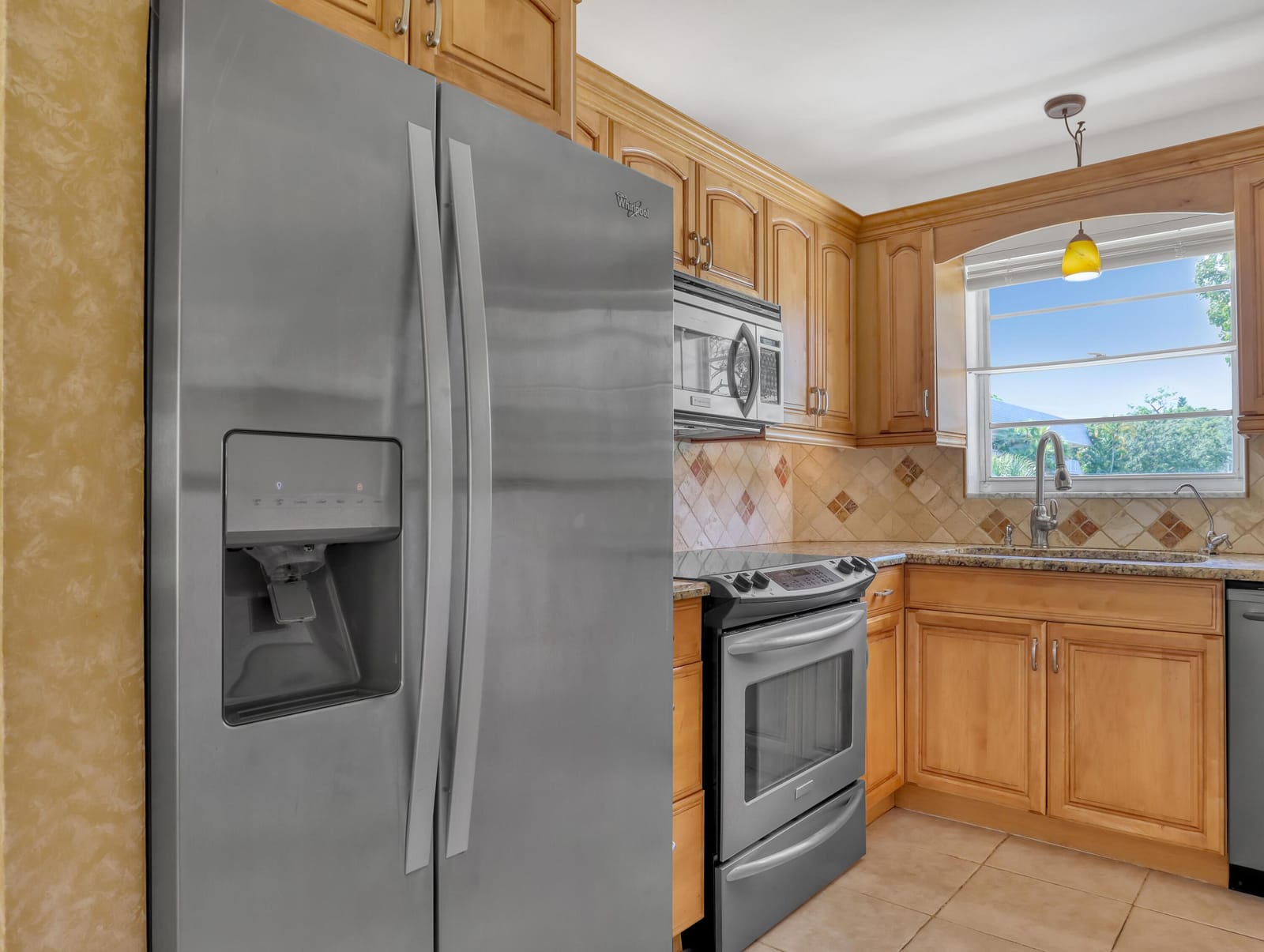 18081 SE Country Club Drive 10-91, Tequesta, FL 33469