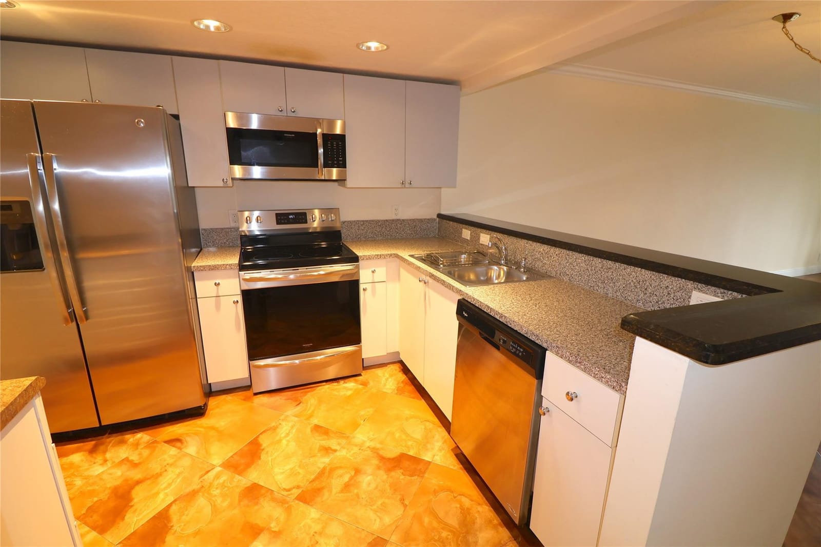 3510 Oaks Way 401 — photo 3