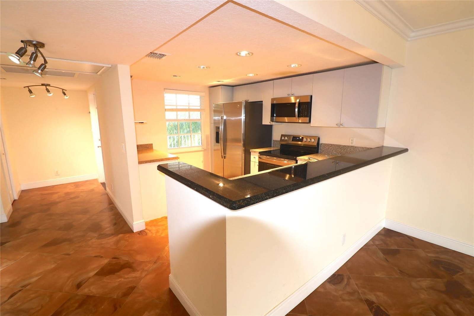 3510 Oaks Way 401 — photo 4