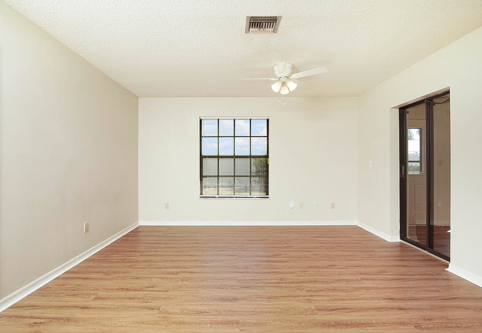 560 W Forest Trail, Vero Beach, FL 32962 photo 14
