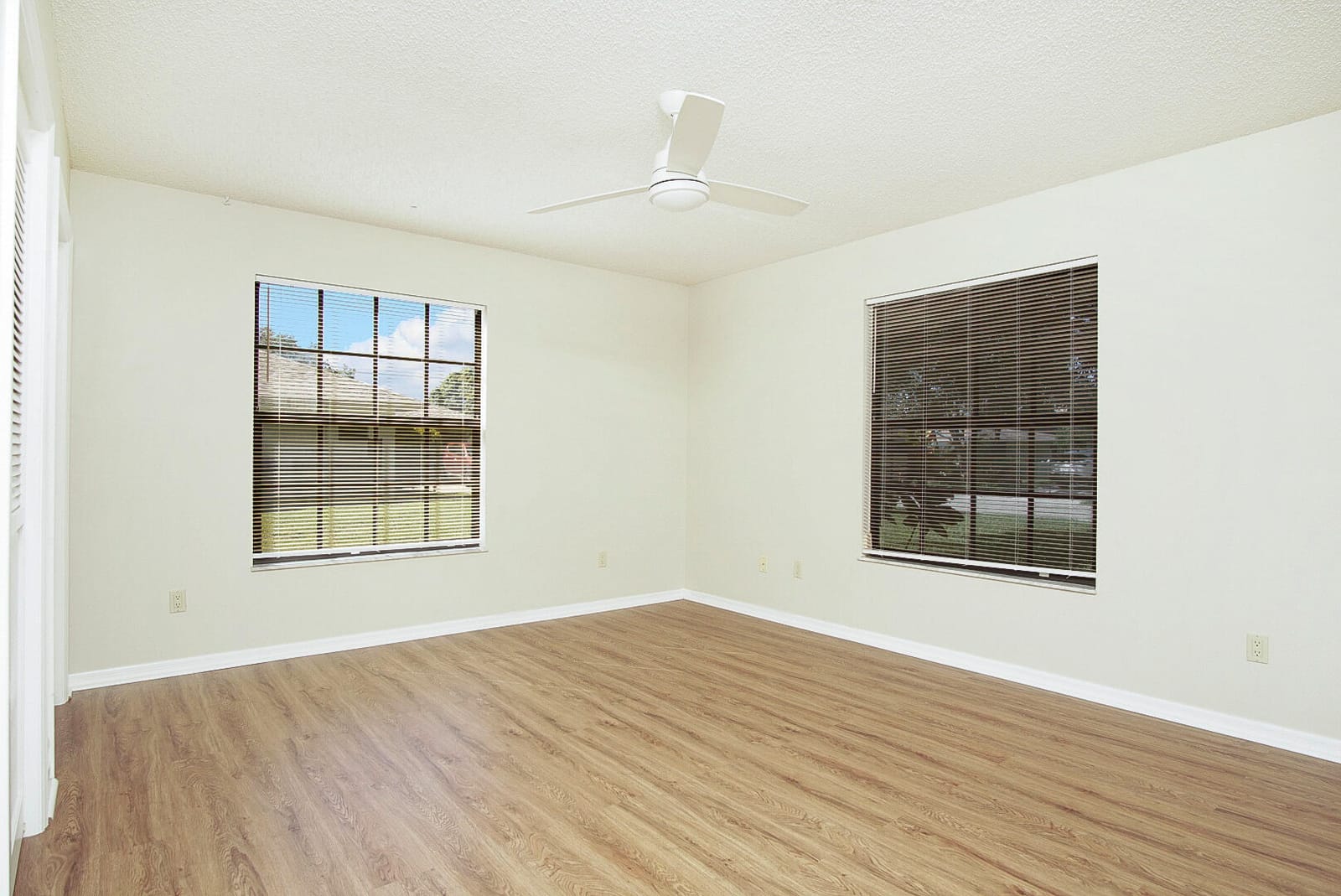 560 W Forest Trail, Vero Beach, FL 32962 photo 17