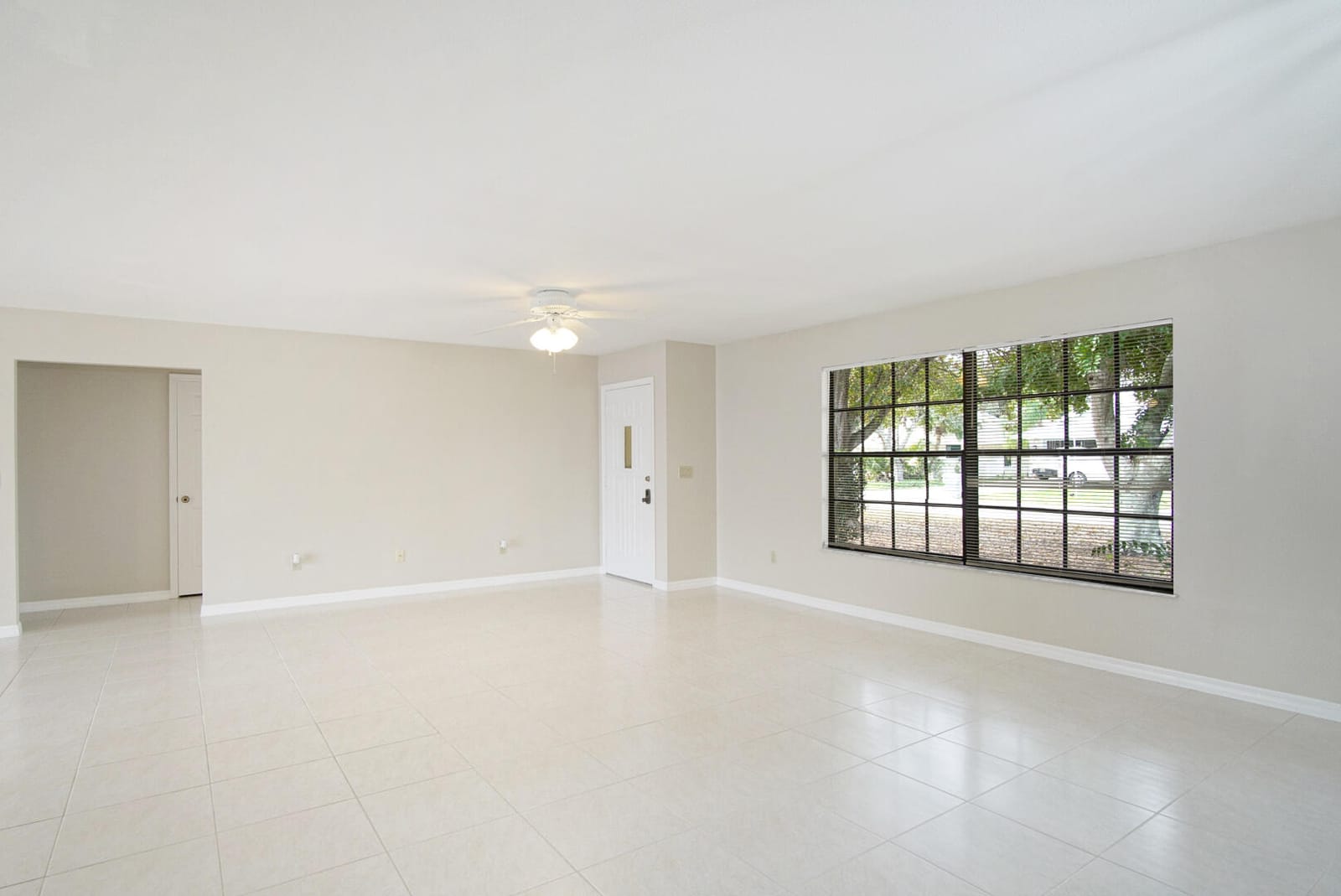 560 W Forest Trail, Vero Beach, FL 32962 photo 8