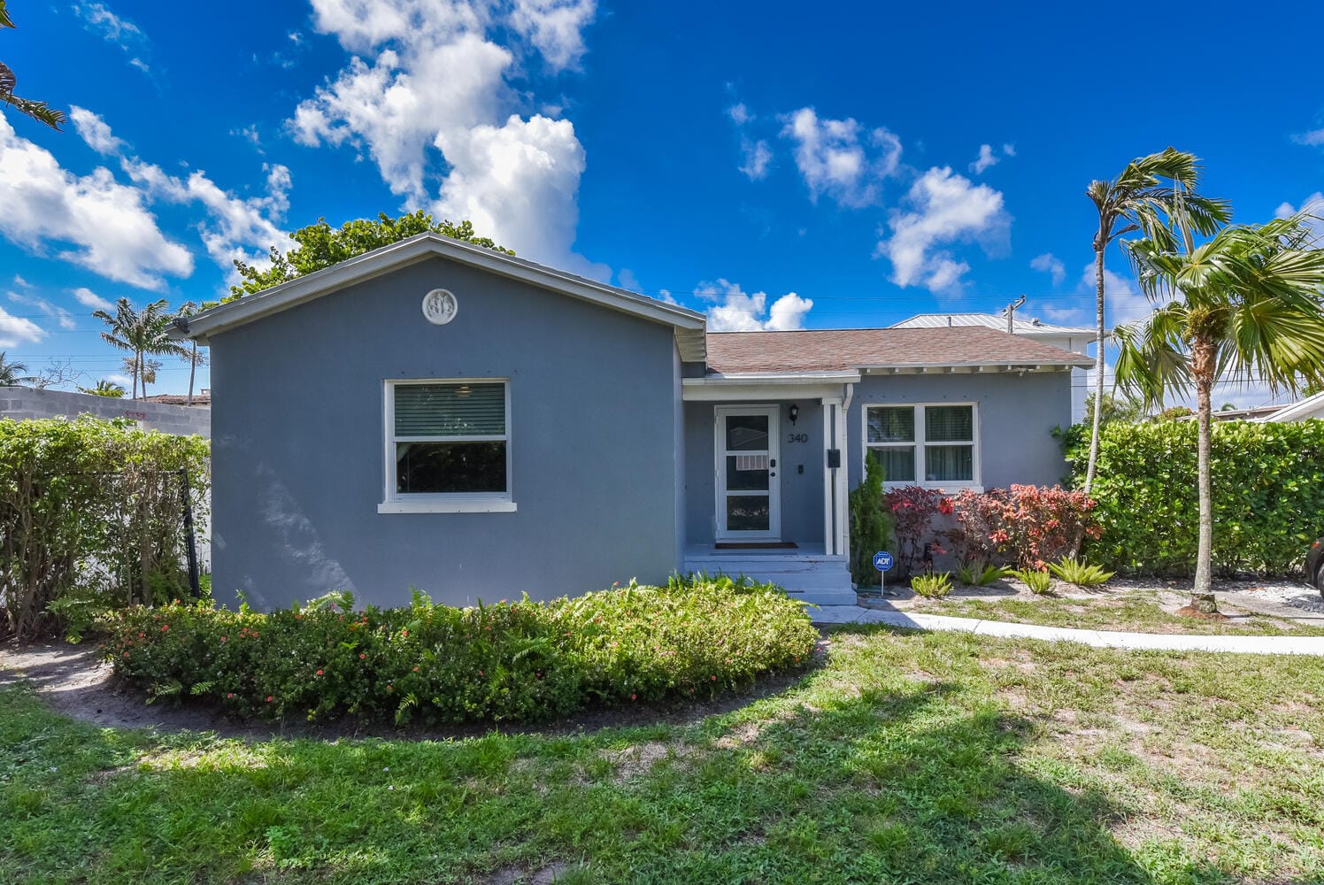 340 Russlyn Drive — photo 2