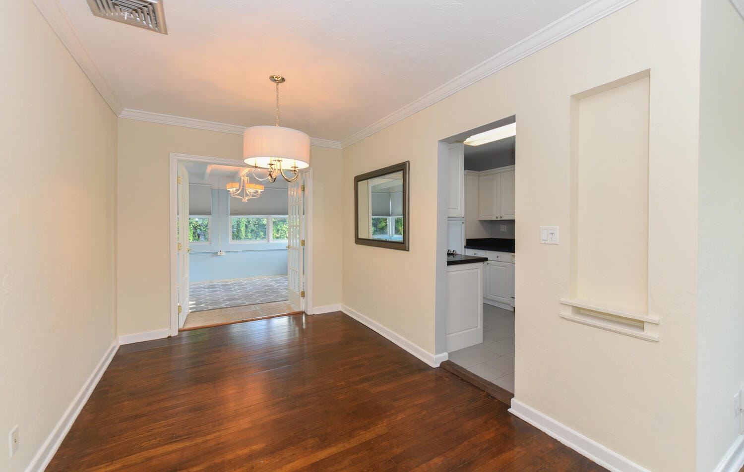 340 Russlyn Drive — photo 7