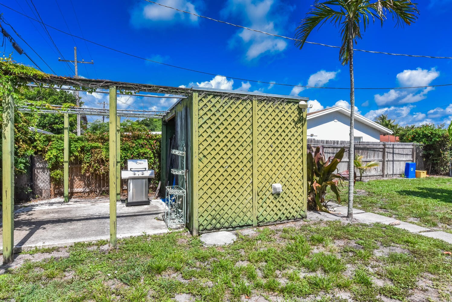 340 Russlyn Drive — photo 4
