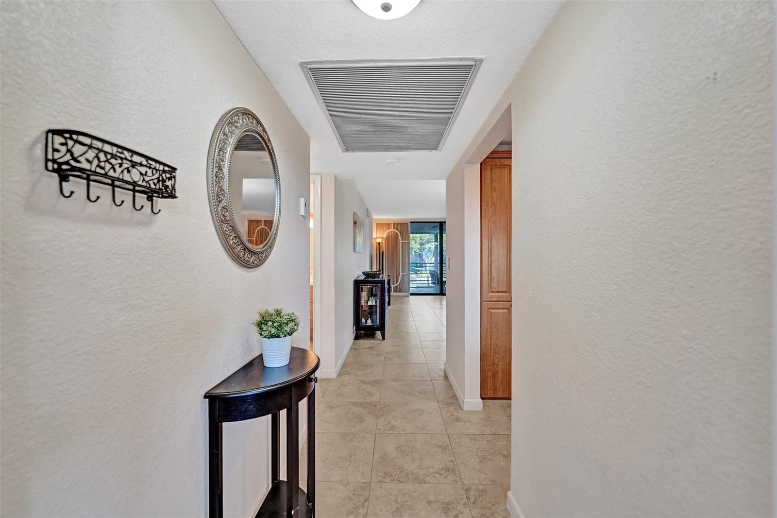 900 Colony Point Circle 221 — photo 2