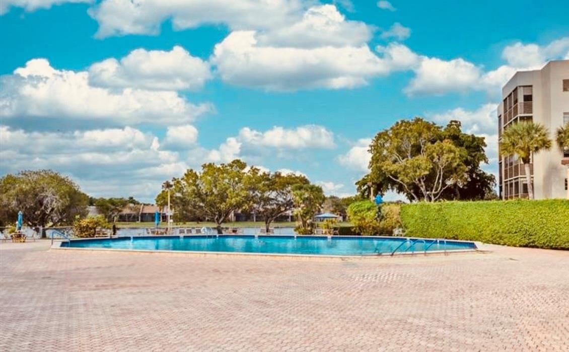 900 Colony Point Circle 221, Pembroke Pines, FL 33026 photo 19