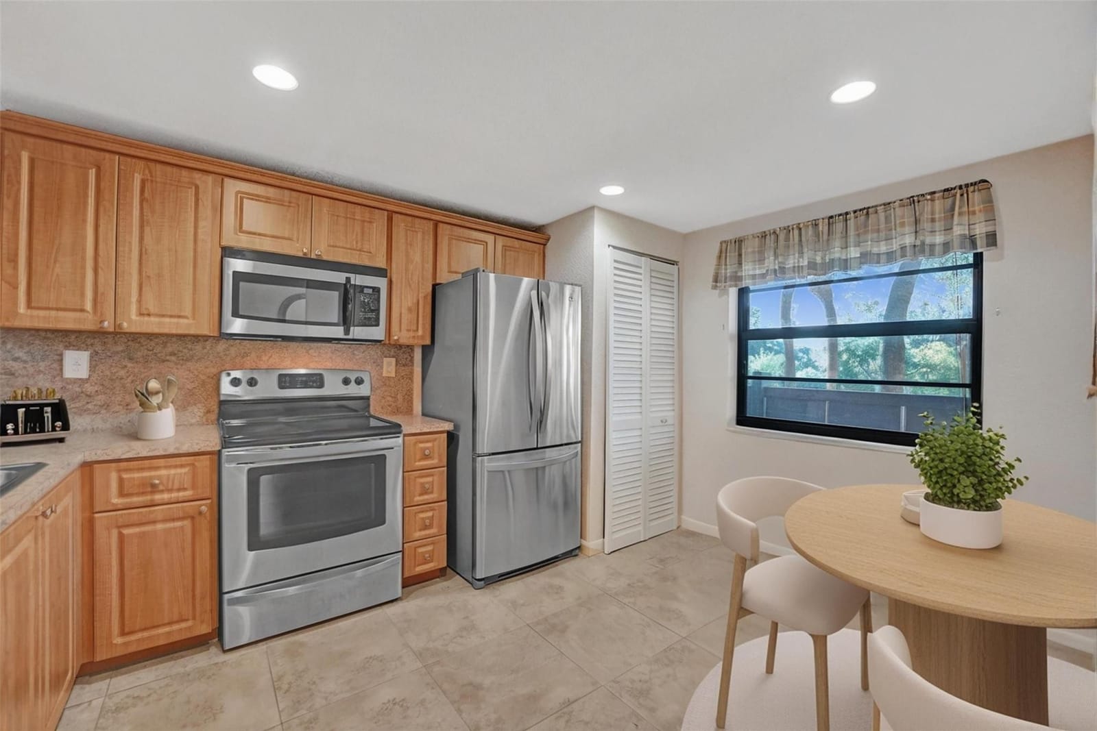 900 Colony Point Circle 221 — photo 4