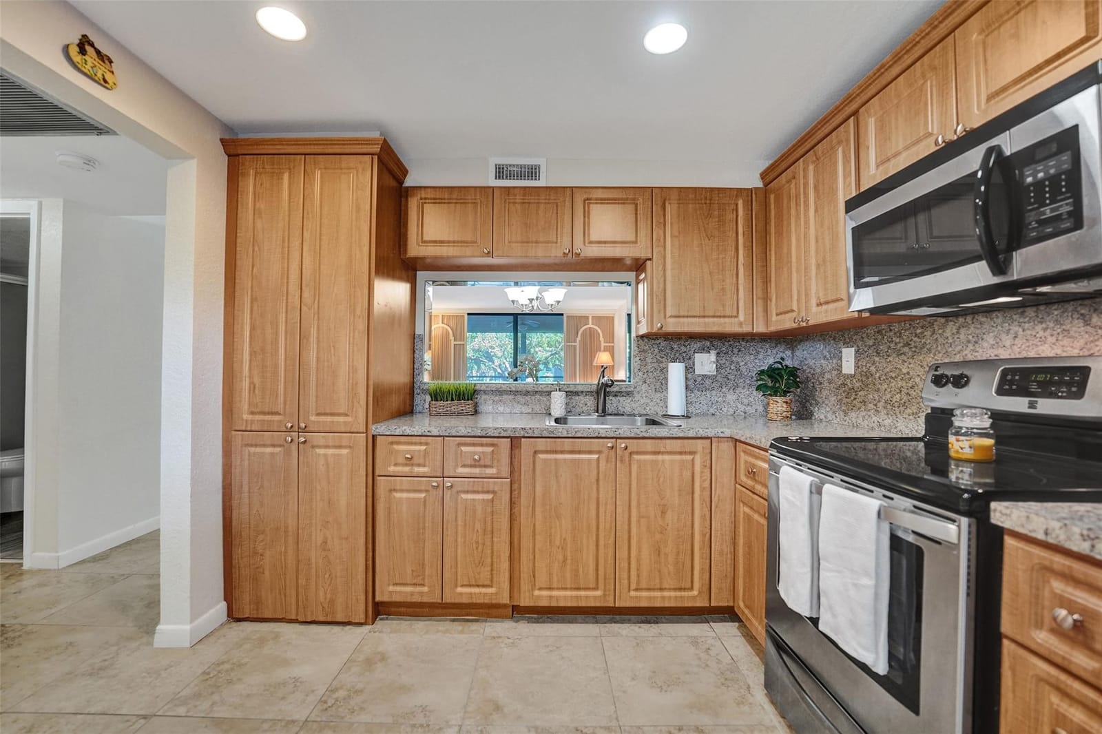 900 Colony Point Circle 221 — photo 5