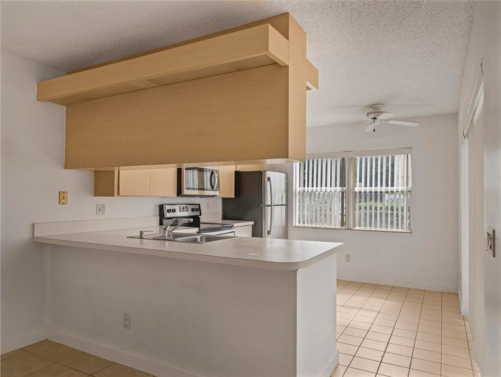 1923 Stratford Way, West Palm Beach, FL 33409 photo 12