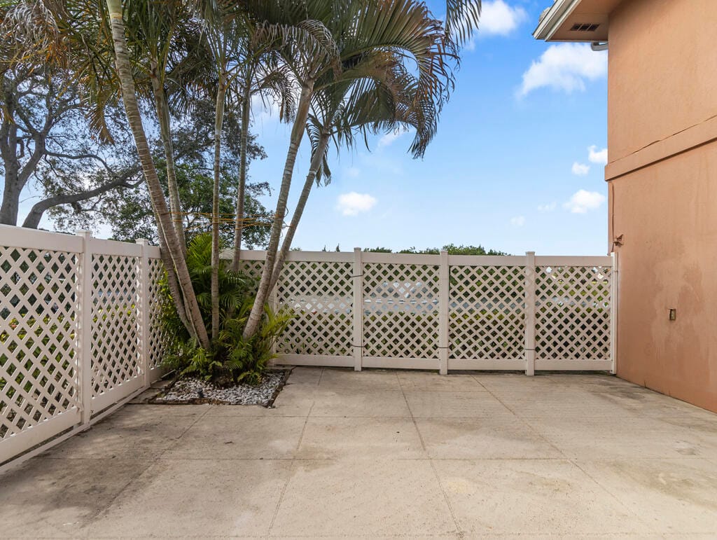 1923 Stratford Way, West Palm Beach, FL 33409 photo 8