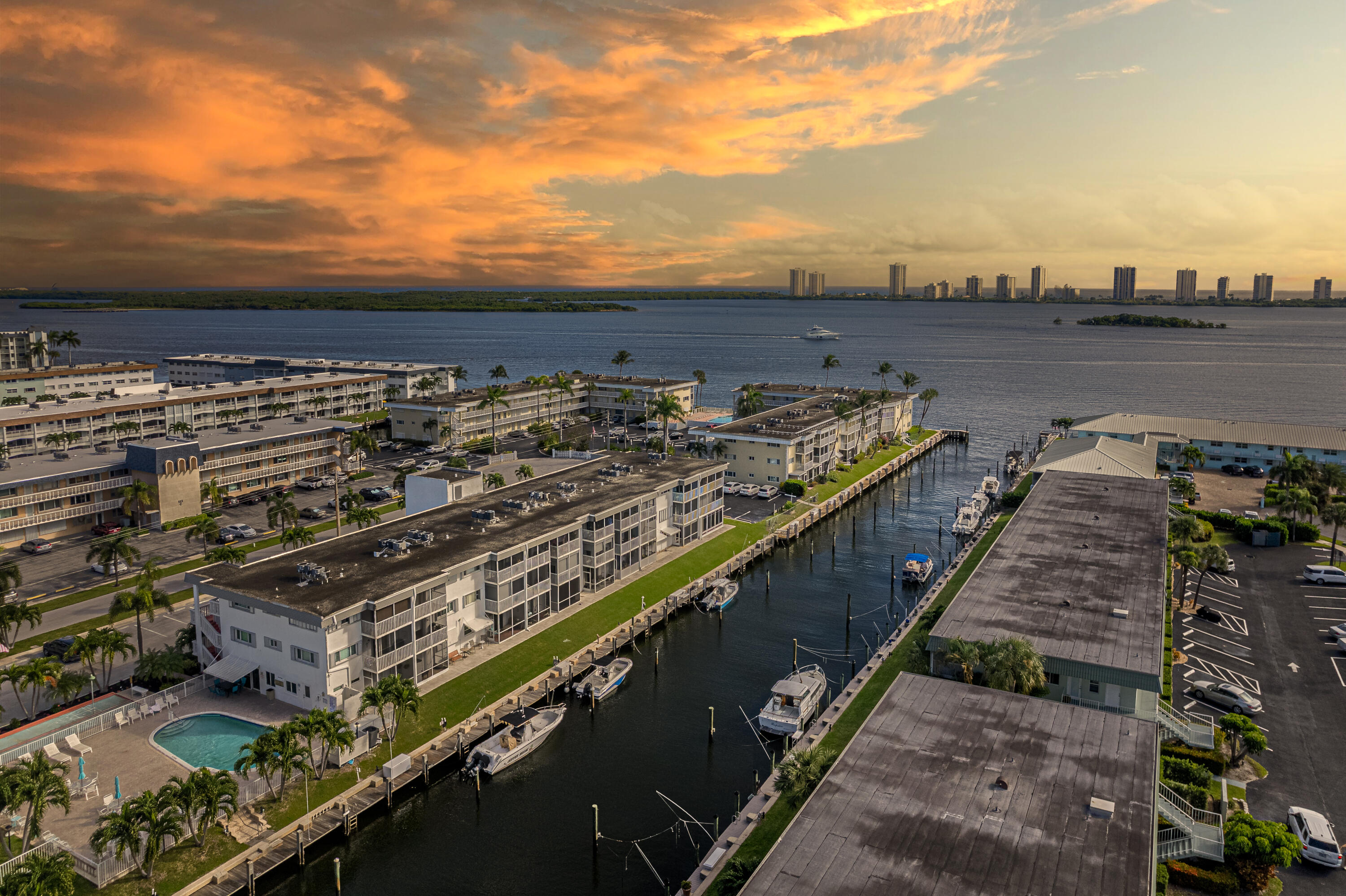 112 Doolen Court 302, North Palm Beach, FL 33408, North Palm Beach
